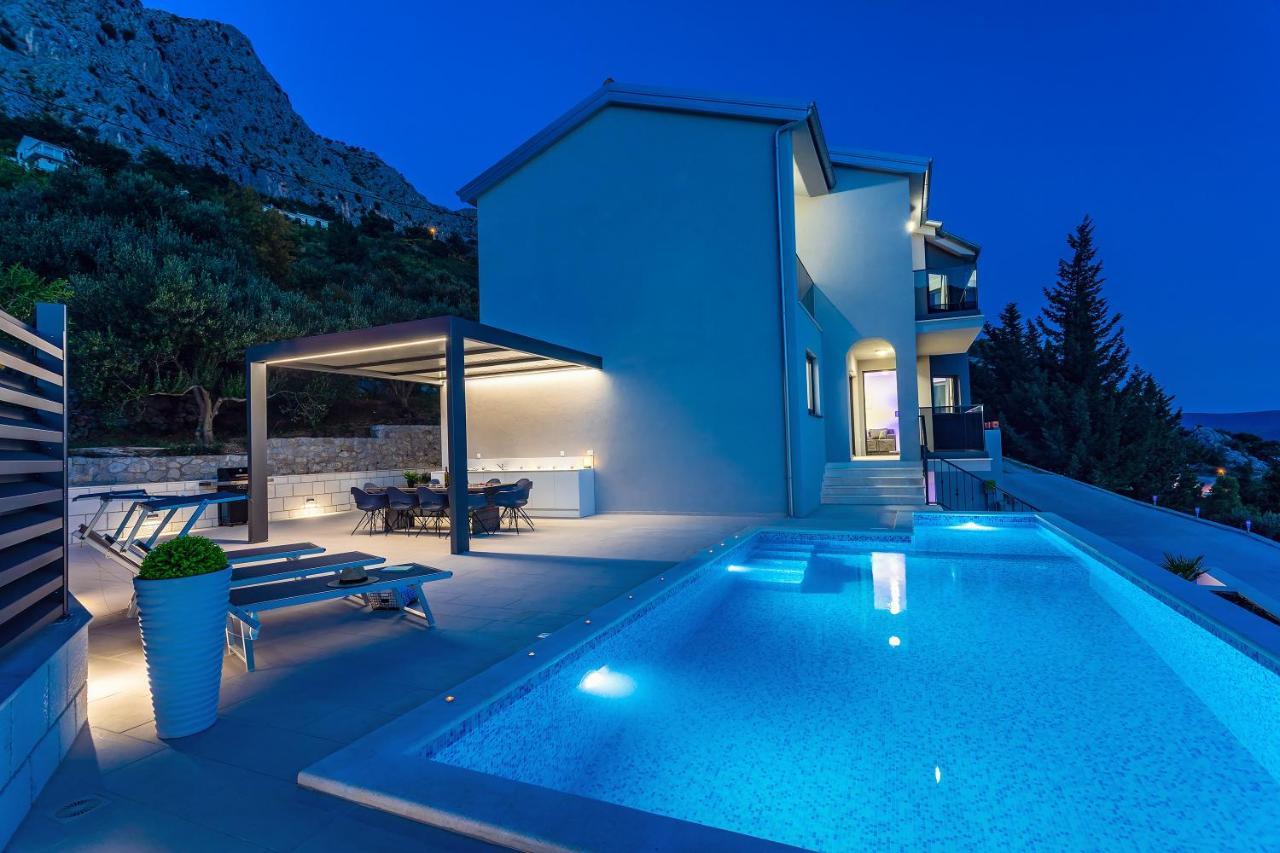 Villa Belvedere With Heated Pool, Billiards, Media Room, Sea Views,10 Pax Omiš Exterior foto